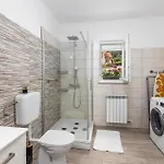 3 Bedroom Awesome In Appartement