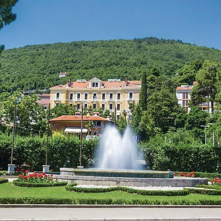 شقة 3 Bedroom Awesome In Veprinac