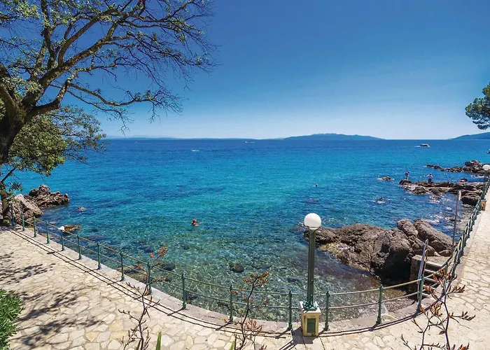 3 Bedroom Awesome In Διαμέρισμα Veprinac